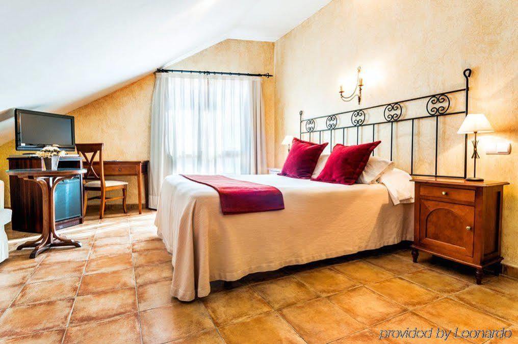 Hotel Jardin De La Abadia Arroyo de la Encomienda Exterior foto